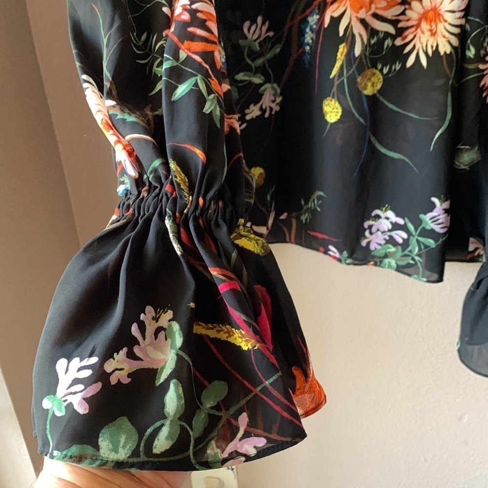 Floral Ruffle Blouse - Black - Picture 4 of 11